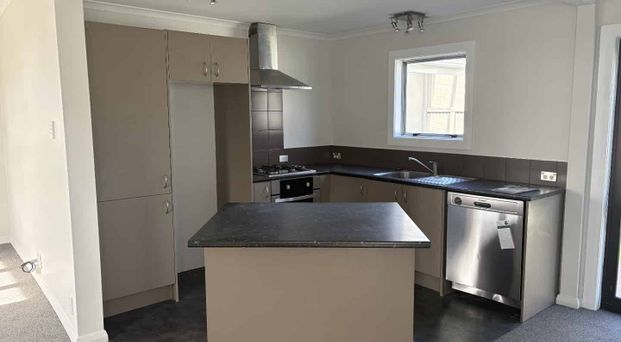 13A Manse Street - Spacious 2-Bedroom - Photo 1