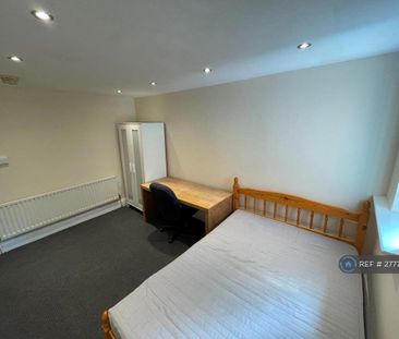 2 bedroom maisonette to rent - Photo 2