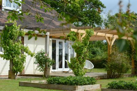 7 bedroom detached house to rent - Photo 3