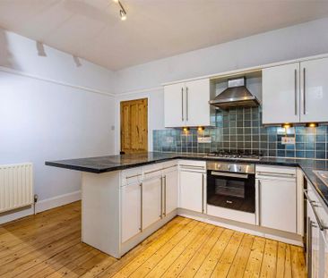 3 bedroom semi-detached house to rent - Photo 2