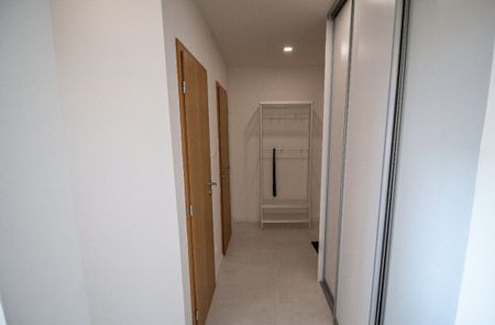 2 izbový byt na prenájom v Bratislave Dúbravke - Photo 4