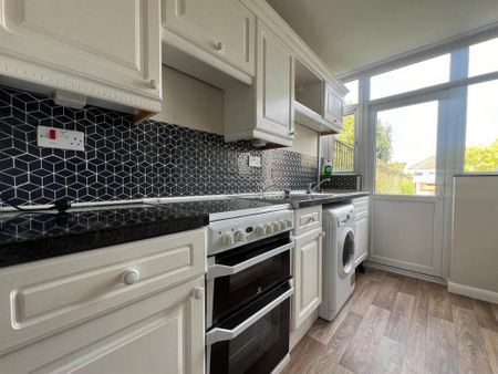 3 bedroom terraced house to rent - Photo 4
