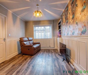 3 bedroom end of terrace house to rent - Photo 1