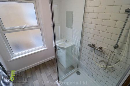 1 bedroom in a house share to rent - Photo 3