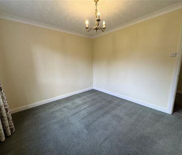4 bedroom detached house to rent - Photo 2