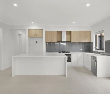 “A Beautiful house available for lease!” - Photo 6