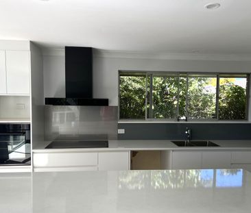 Spacious Family Living Just East of the CBD - Photo 2