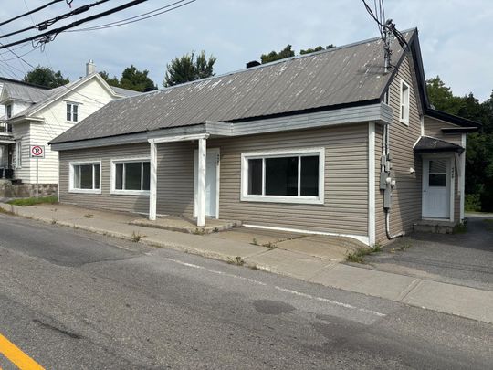 Appartement à Saint-Félix-de-Valois - Photo 1