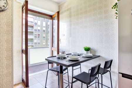 Spacious and bright single room in Via Ronchi - Photo 5