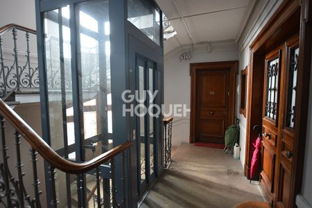LYON 2 JARENTE - Photo 2