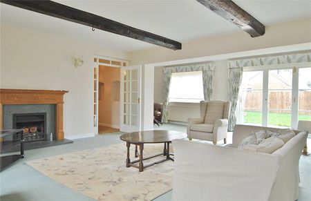 Castle Lane, Moreton Valence, Gloucester, Gloucestershire, GL2 - Photo 4