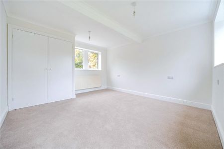 4 bedroom detached house to rent - Photo 4