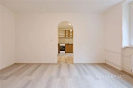 Pronájem bytu 2+kk 42 m - Fotografie 3