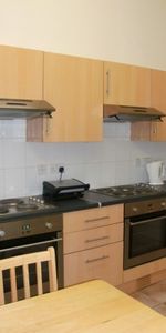 Student Apartment - 6 Beds - Bradford - Photo 3