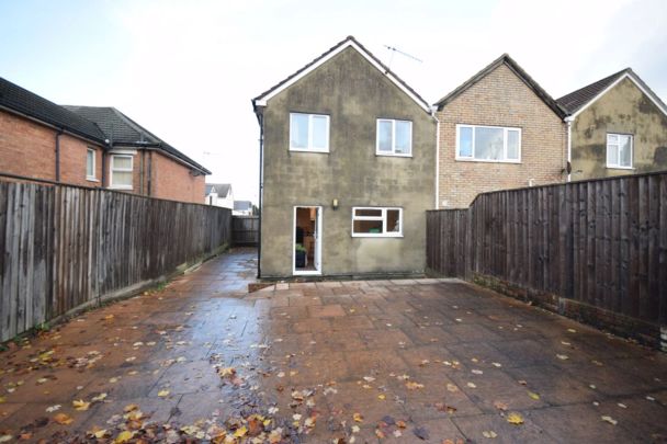 To Rent Wycliffe Road, Winton, Bournemouth, BH9 £2,900 pcm Tenancy Info - Photo 1