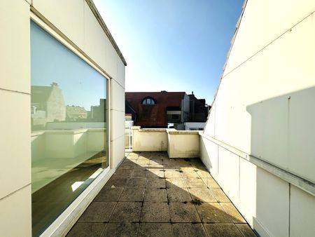 Lichtrijke penthouse met 2 terrassen in het Zoute! - Photo 3