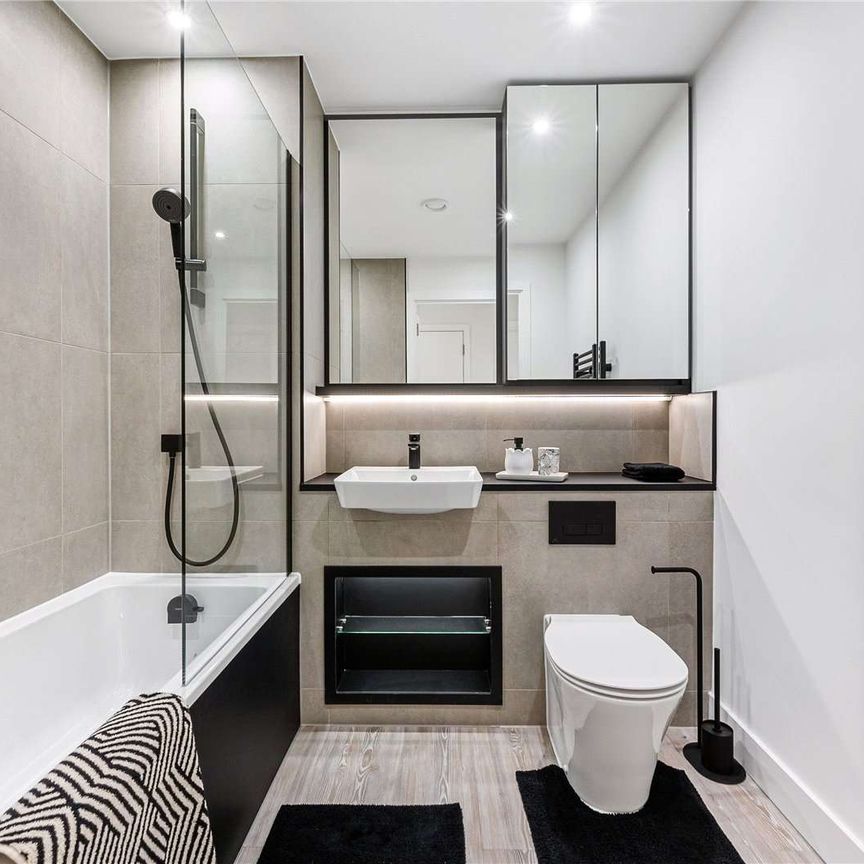 A beautifully appointed one bedroom apartment set within Meeches House. - Photo 1