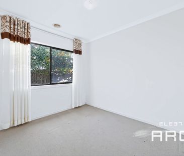 Beautiful 4-Bedroom Home in Aintree - Photo 6