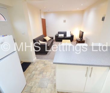 4 Bedroom Mid Terraced House for rent in Manor Terrace - Photo 4