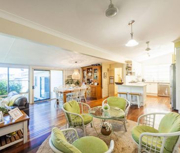 DUAL LIVING - 4 BEDROOM HOME PLUS GRANNY FLAT - Photo 3