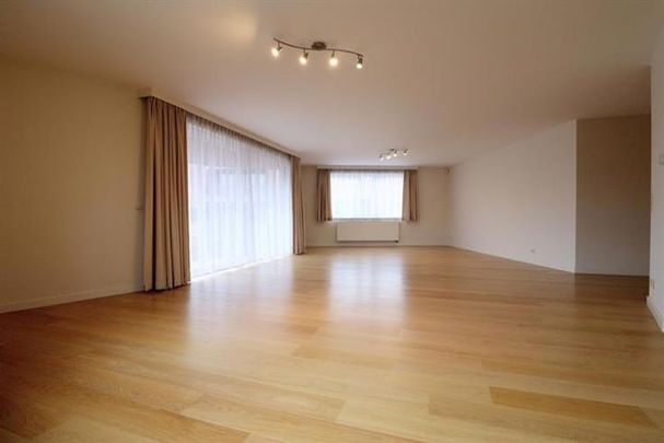 Appartement te huur - Photo 1