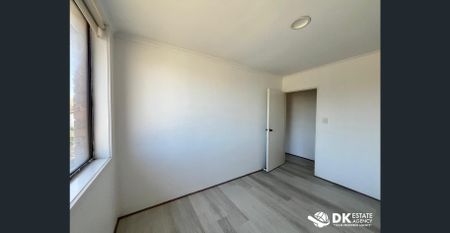 Prime Location in Albion - Photo 3