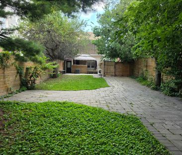 For Lease - 154 Davisville Avenue Unit# Main, Toronto, Ontario - Photo 1