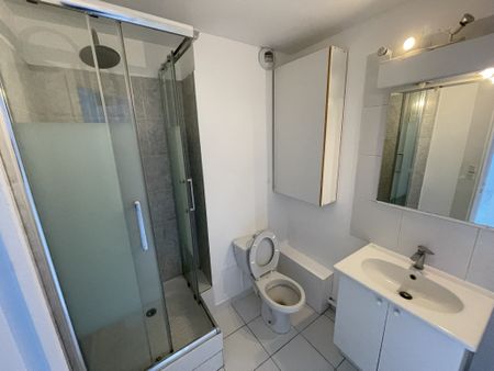 Location Appartement 2 pièces 40m² ST MAUR DES FOSSES 94100 - Photo 4