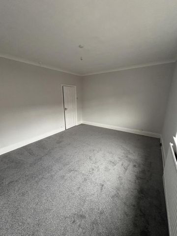 4 bedroom terraced house to rent - Photo 2