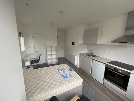 Studio Flat, Wycombe Gardens, NW11 - Photo 4