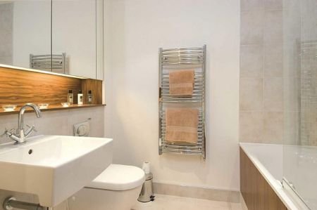 2 bedroom flat to rent - Photo 5