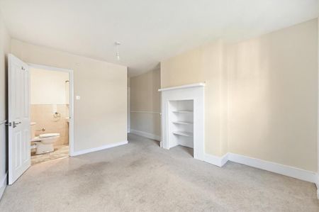 4 bedroom terraced house to rent - Photo 2