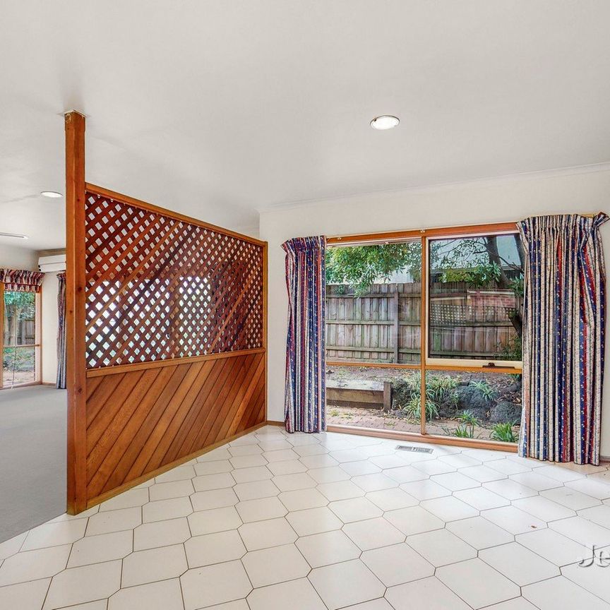 60 Staughton Road, Glen Iris - Photo 1