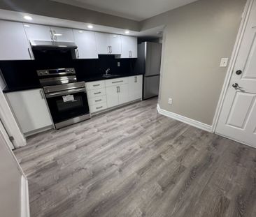 For Lease - 20 Robinson Avenue Unit# 3 Bsmt, Toronto, Ontario - Photo 6