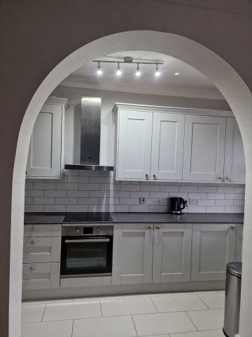 2 Bed Flat, Beaconsfield Road, N11 - Photo 4