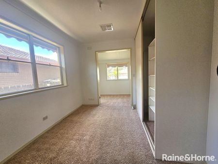 Charming Family Home in the heart of Melton! - Photo 4