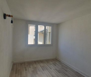 Location Appartement 4 pièces 67m² CHAMBERY 73000 - Photo 4