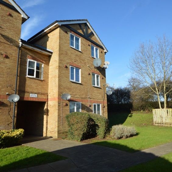 Maplin Park, Langley, Berkshire,SL3 - Photo 1