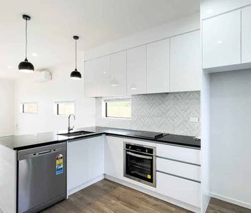 Near-New 3 Bedroom Townhouse in Mount Roskill - Photo 2