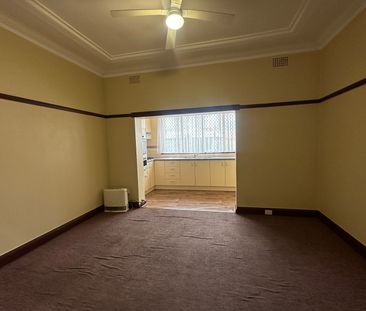 Home For Rent - Photo 5