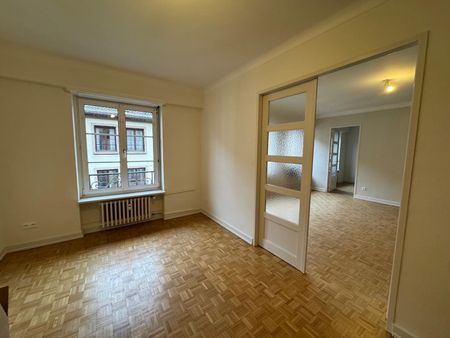 Location Appartement 4 pièces 96m² STRASBOURG 67000 - Photo 2