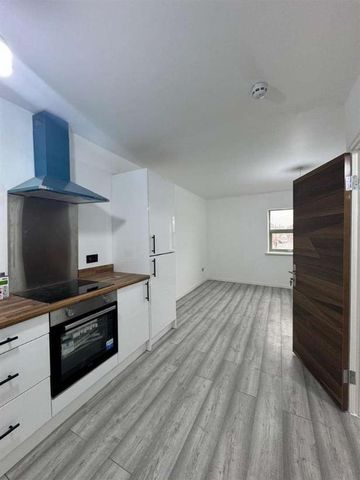 St. Georges Street, Bolton, BL1 - Photo 5