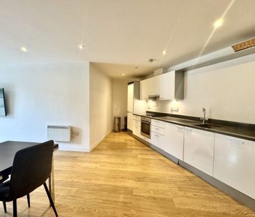 2 Bed Flat, Webber Street, SE1 - Photo 1