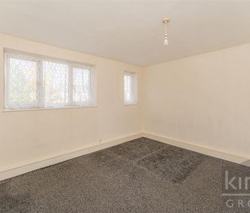 2 Bedroom Flat - First Floor To Let - Photo 6