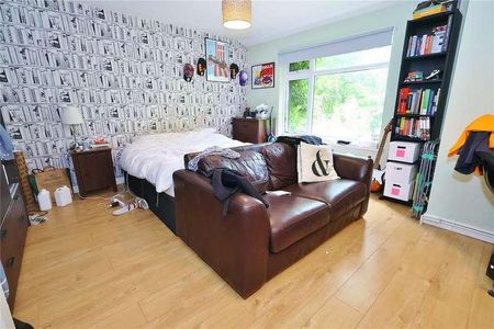 Greenheys Place, Woking, Surrey, GU22 - Photo 3