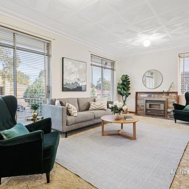 8 Riviera Avenue, Doncaster - Photo 1