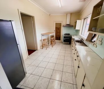 Room 3 (Private) - Photo 6