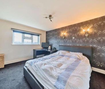 Mendip Way, Buckinghamshire, HP13 - Photo 2