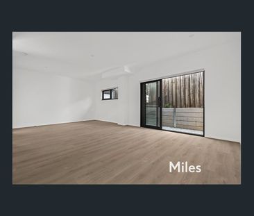 BRAND NEW STUNNING TOWNHOUSE IN ROSANNA - Photo 6