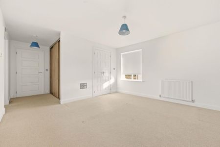 4 bedroom detached house to rent - Photo 5